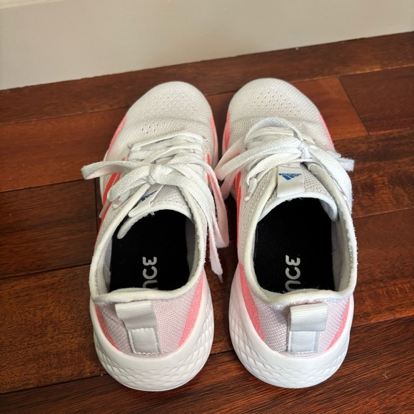 Adidas sz 8 Fluidflow 2.0 Running Shoe Casual Sneaker White Coral - Picture 6 of 9